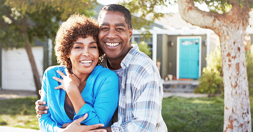 Couple happy about their new Strong Spas hot tub